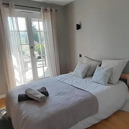 Holiday home Au Calme Avec Grande Piscine