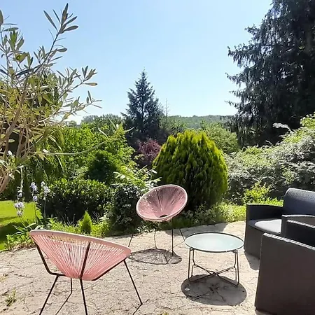 Au Calme Avec Grande Piscine Holiday home Villerest (Loire)