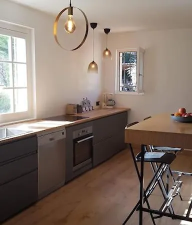 Holiday home Au Calme Avec Grande Piscine Villerest (Loire)