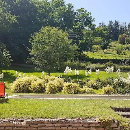 Holiday home Au Calme Avec Grande Piscine